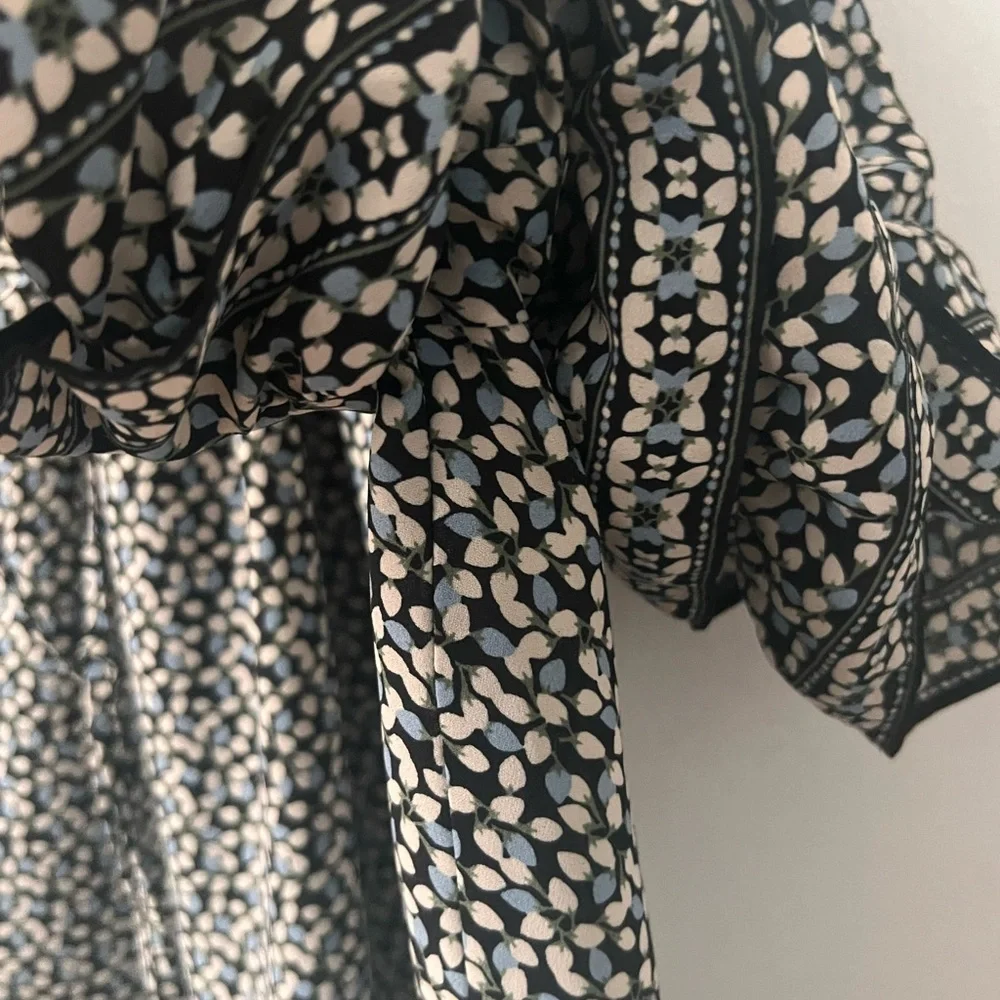 Max Studio Black and White Floral Blouse - Picture 7 of 12